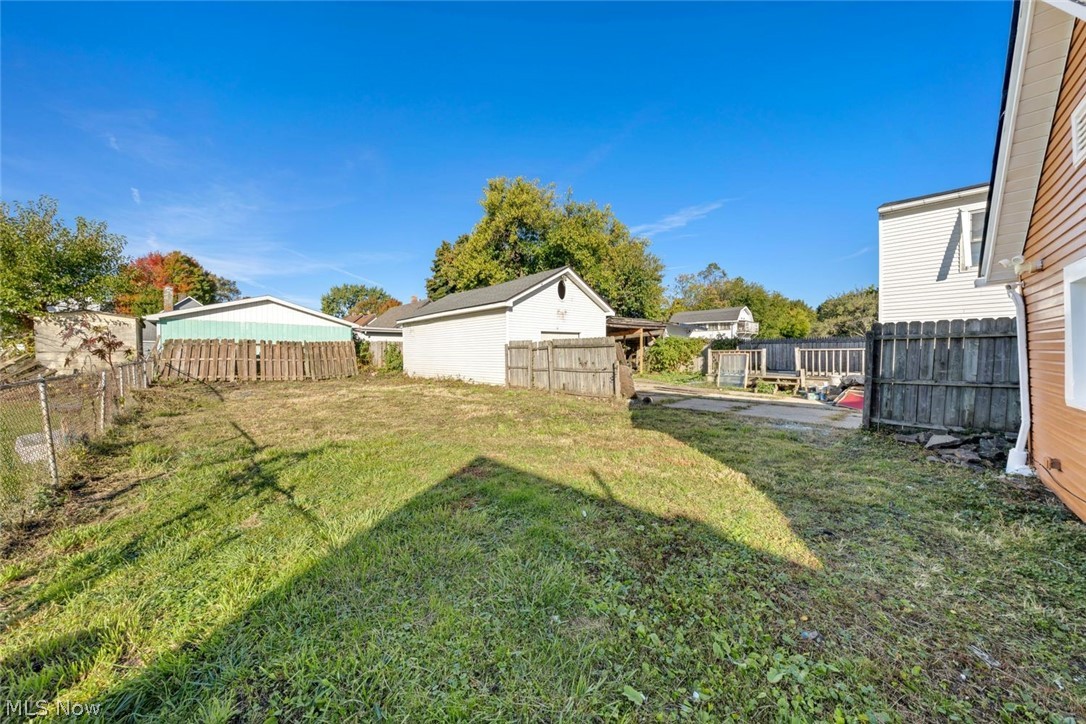 James M Hoyts - Residential Lease