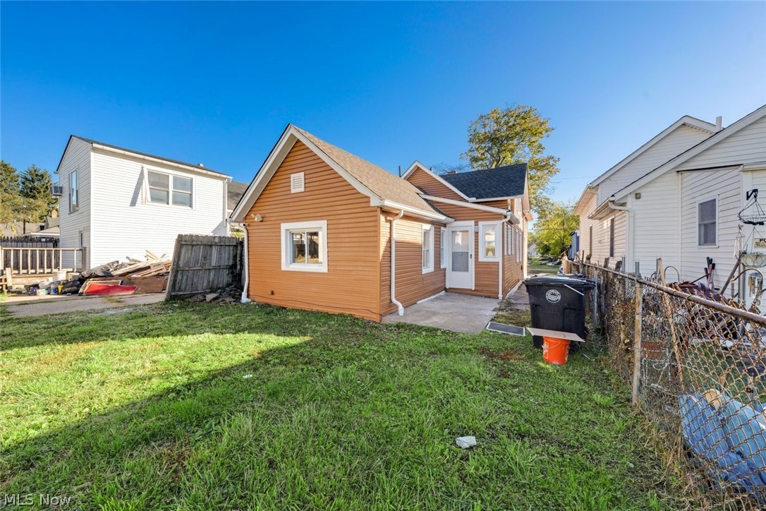 James M Hoyts - Residential Lease