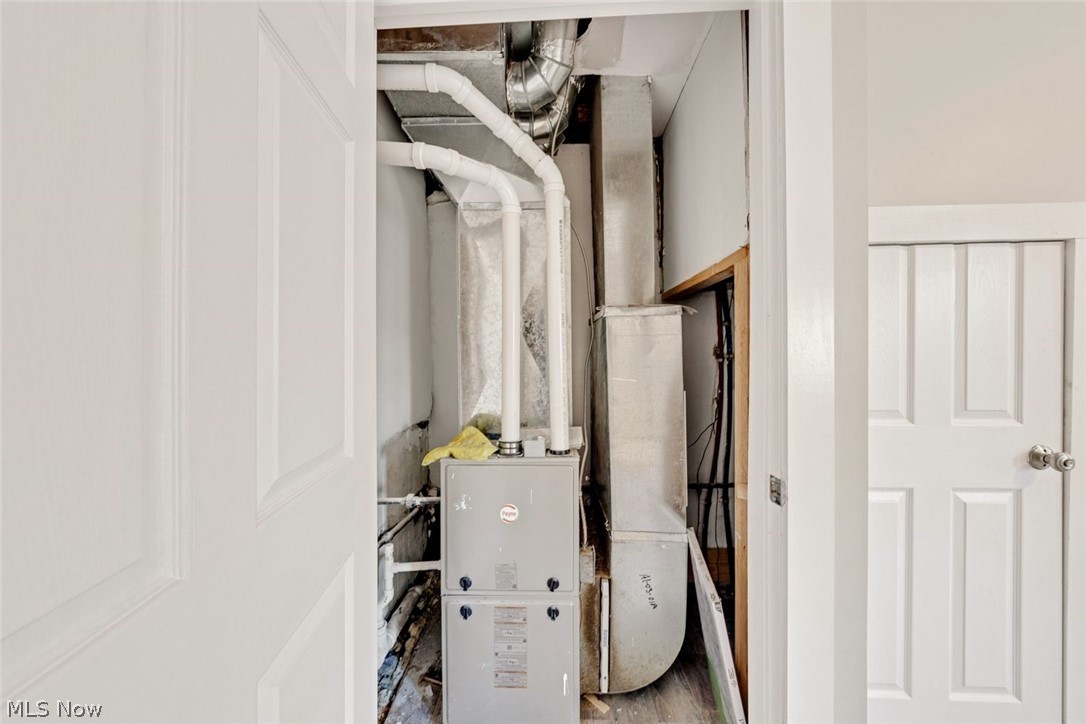 James M Hoyts - Residential Lease