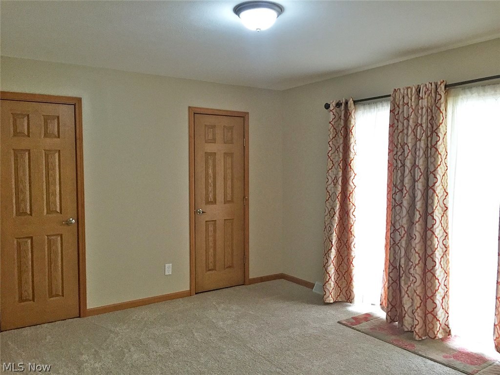 Village/Navarre - Residential