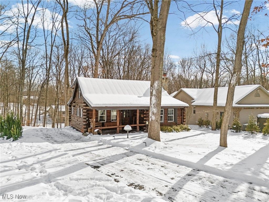 Photo of 410 Apple Hill Drive N, Howard, OH 43028 (MLS # 5185322)