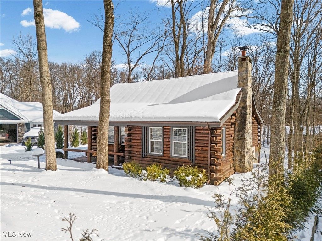 Photo of 410 Apple Hill Drive N, Howard, OH 43028 (MLS # 5185322)