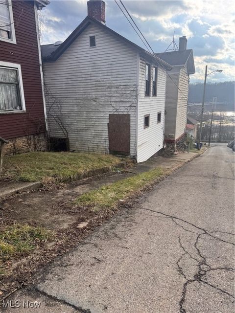 Homes For Sale - 918 Florence Street<br/> Columbiana County, East Liverpool, OH 43920