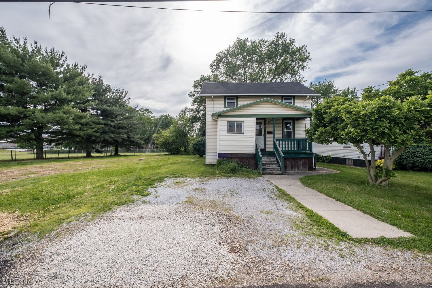 Photo 1 of 23 — 1533 Wayne Avenue NE, Canton, OH 44705