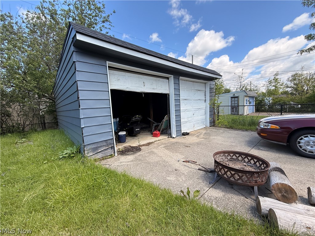 13701 Maple Leaf Drive