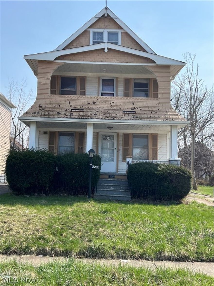 Great investment opportunity for an investor! Great upcoming location 10 mins from Cleveland Clinic Hospitals and University Hospitals. In need of TLC. Estimated rental income averinging $650.00- $800.00 per unit.