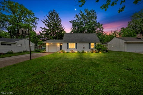 Homes For Sale - 227 Fairfield Road<br/> Avon Lake, OH 44012