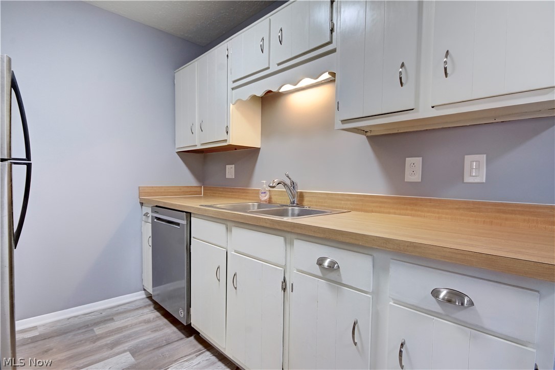 Cedarwood Village Condo 03 - Residential