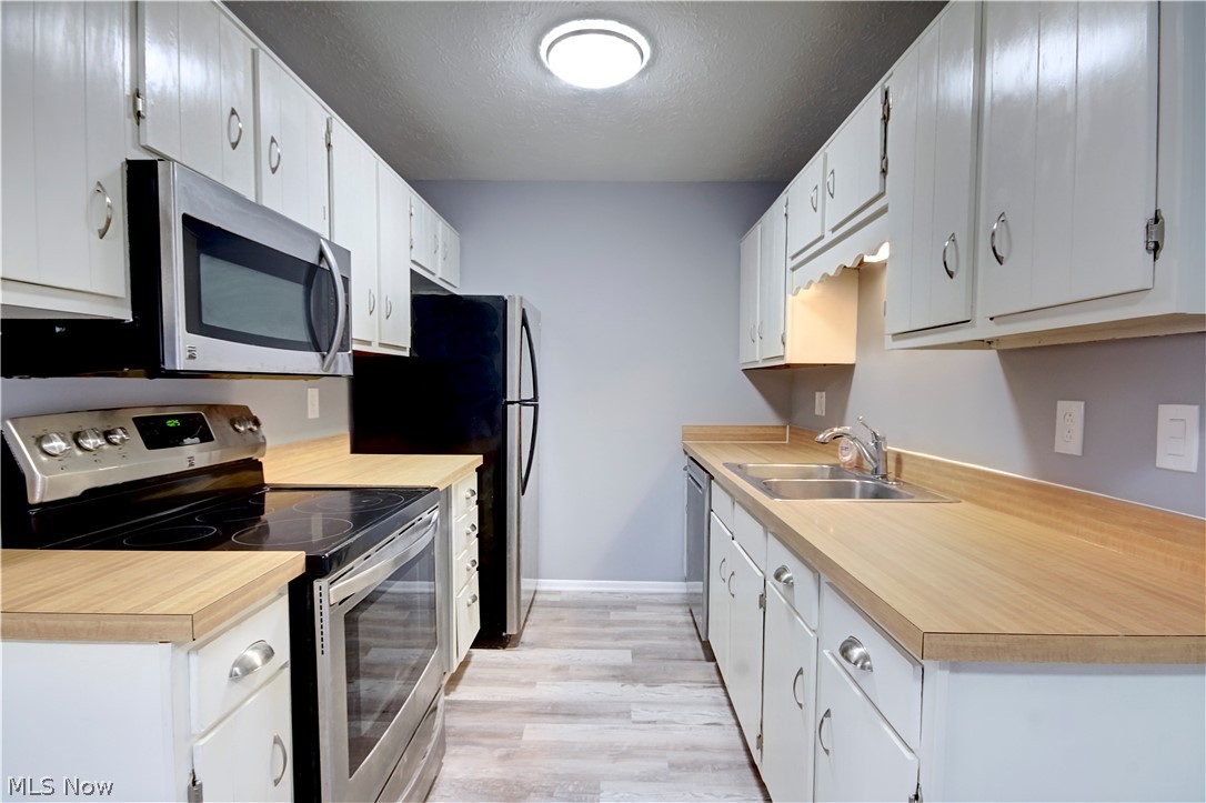 Cedarwood Village Condo 03 - Residential