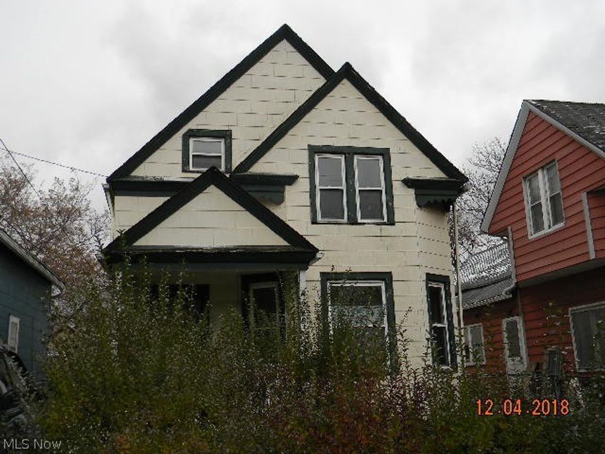 4 bedroom property close to schools, shopping and hospitals with easy access to downtown Cleveland