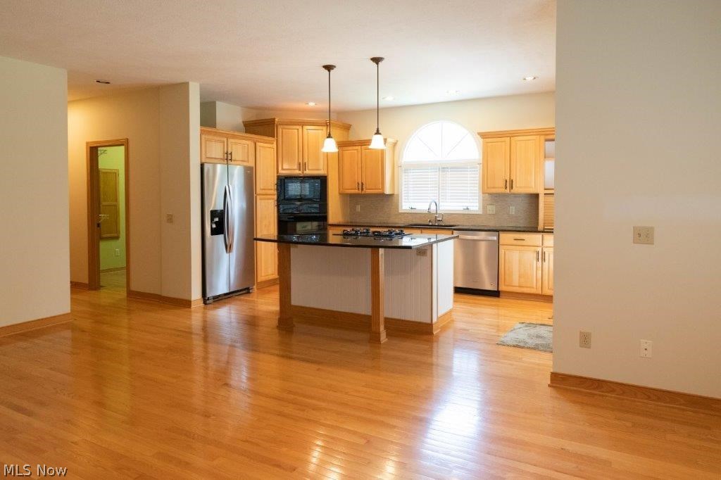 Bob-O-Link - Residential