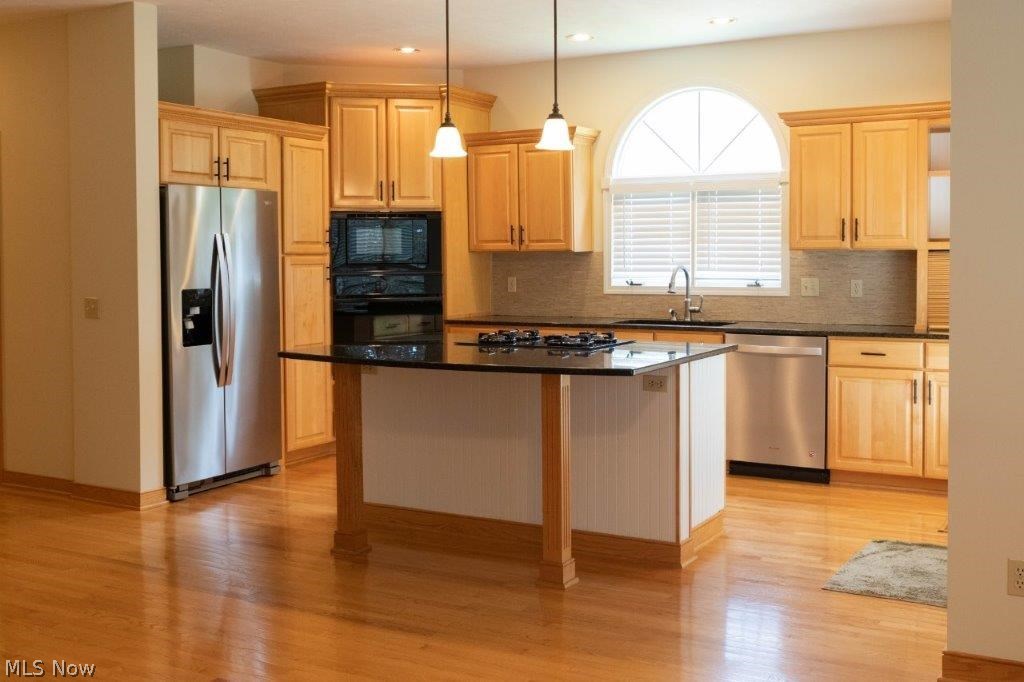 Bob-O-Link - Residential