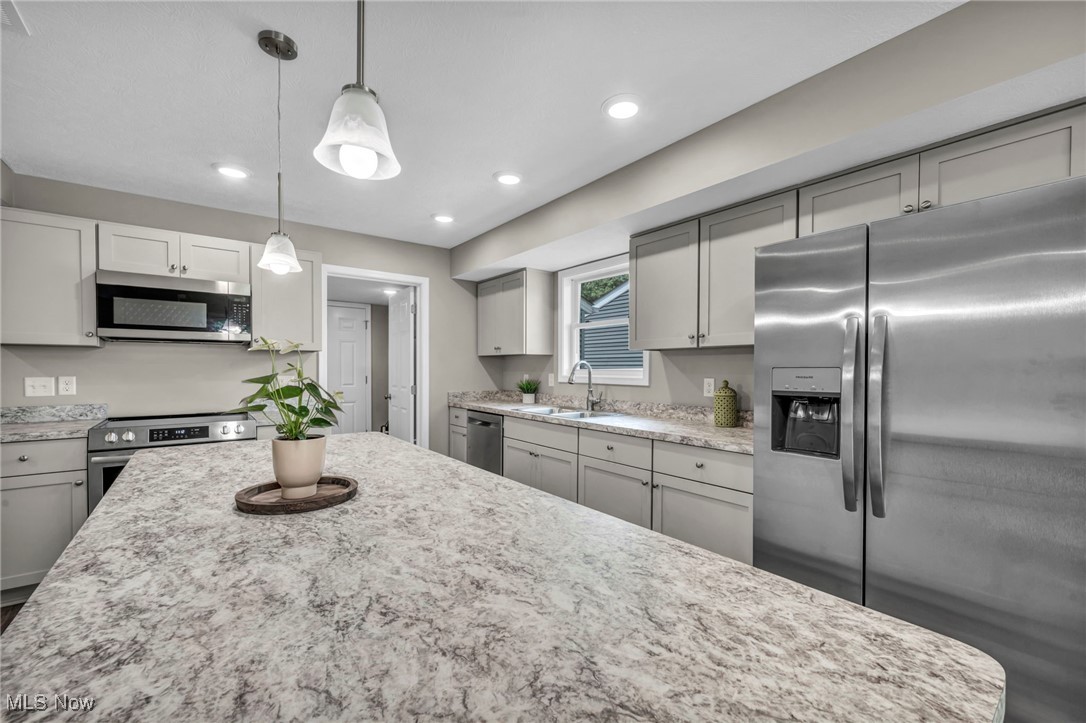 Raintree Condo 01 - Residential