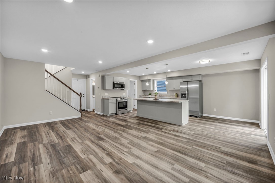 Raintree Condo 01 - Residential