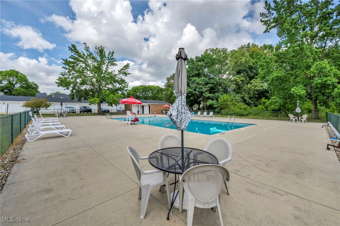 Raintree Condo 01 - Residential