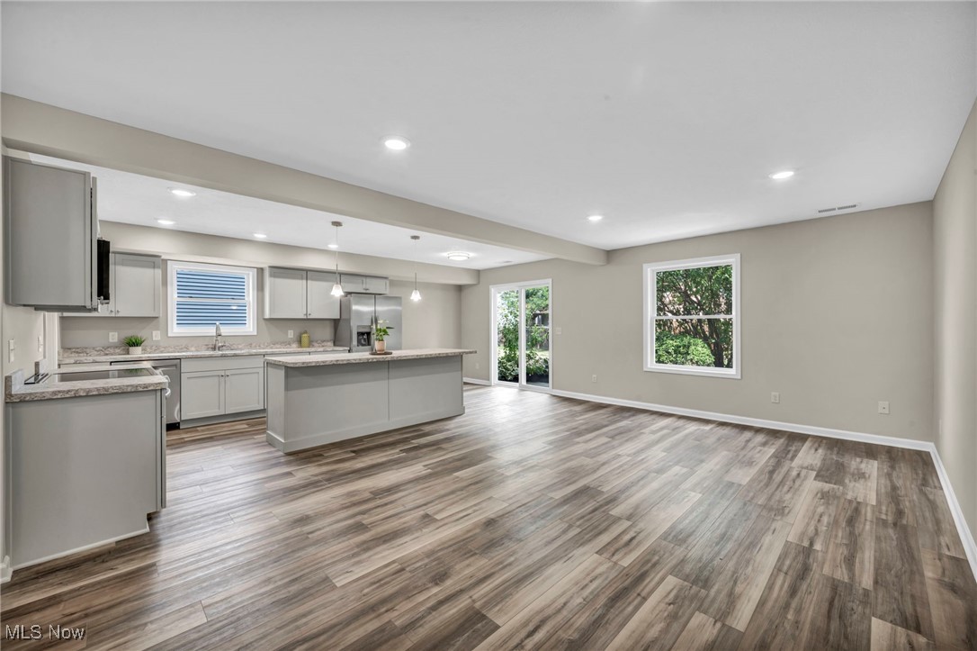 Raintree Condo 01 - Residential