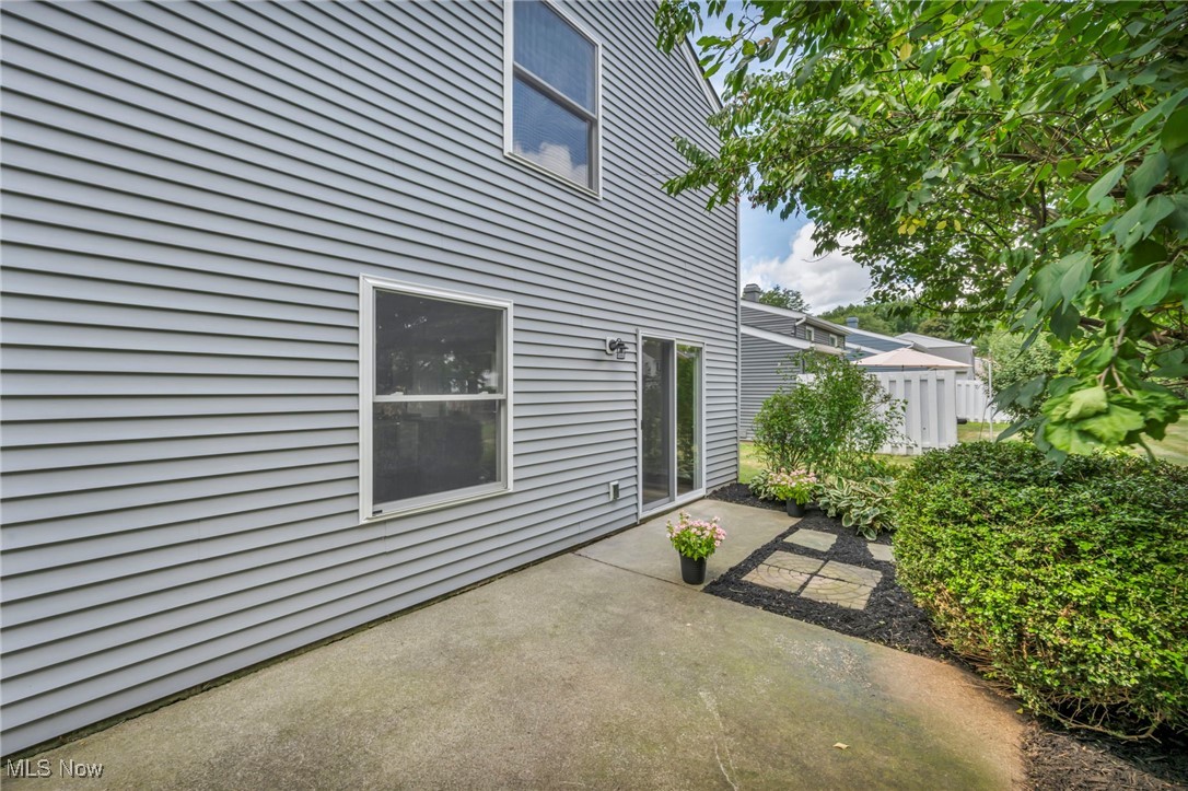 Raintree Condo 01 - Residential