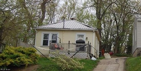 Homes For Rent - 161 Fernwood Avenue<br/> Summit County, Barberton, OH 44203