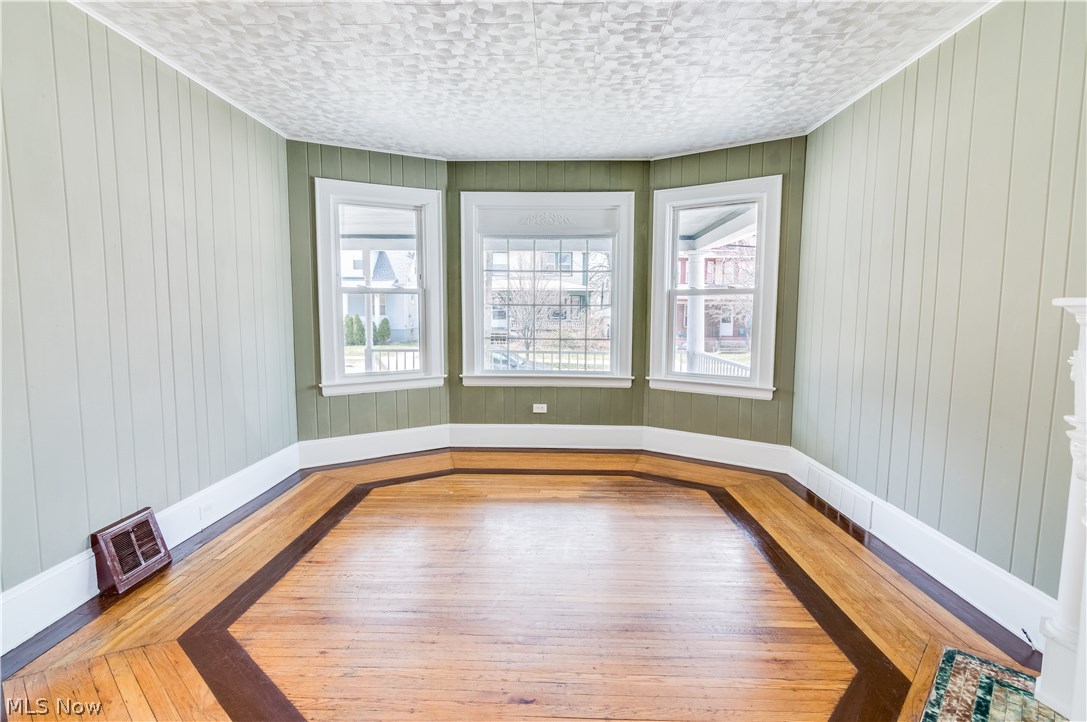 Henry Beach - Residential