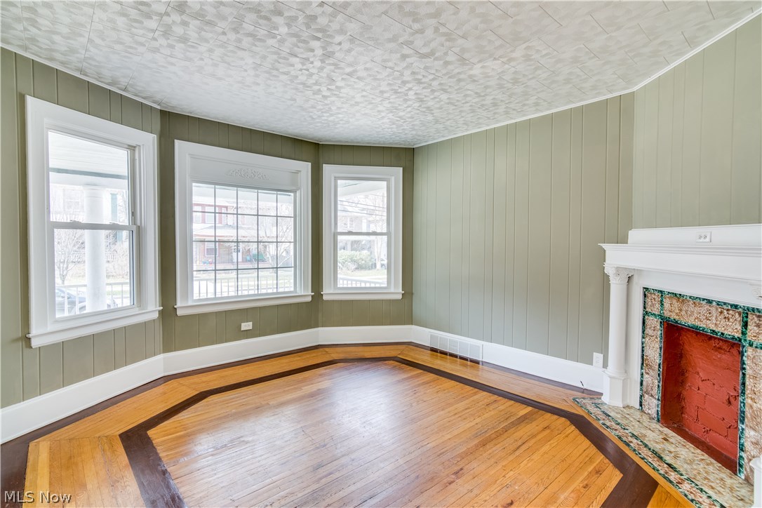 Henry Beach - Residential