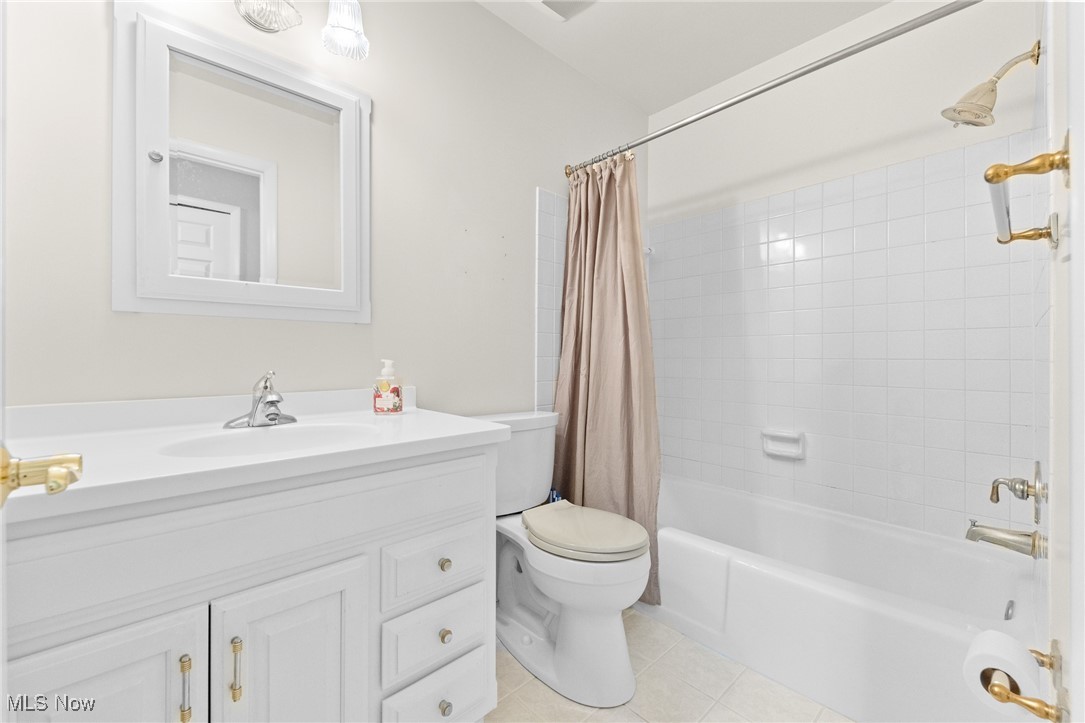 19032 Quail Hollow Drive, Strongsville, Ohio image 22