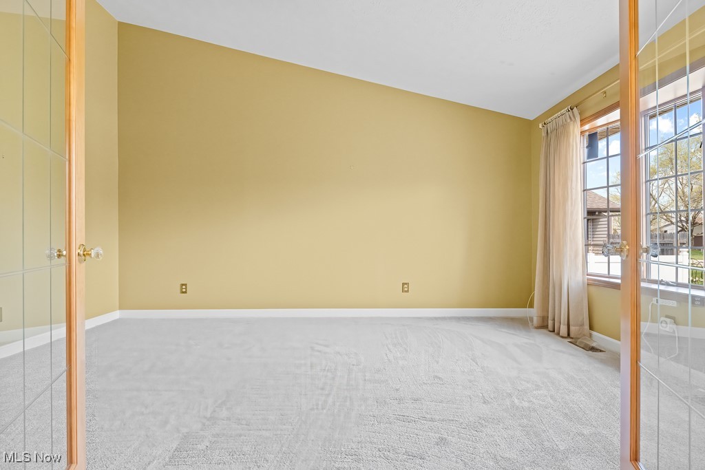19032 Quail Hollow Drive, Strongsville, Ohio image 9