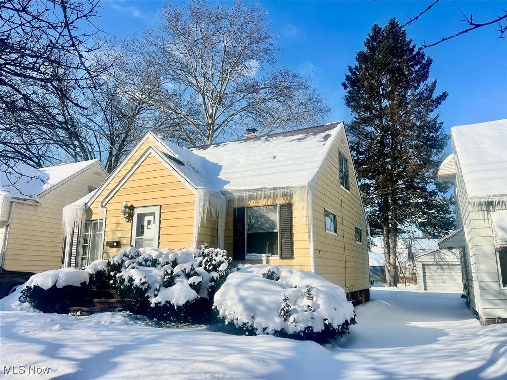 Photo of 13305 Rockside Road, Garfield Heights, OH 44125 (MLS # 5184631)