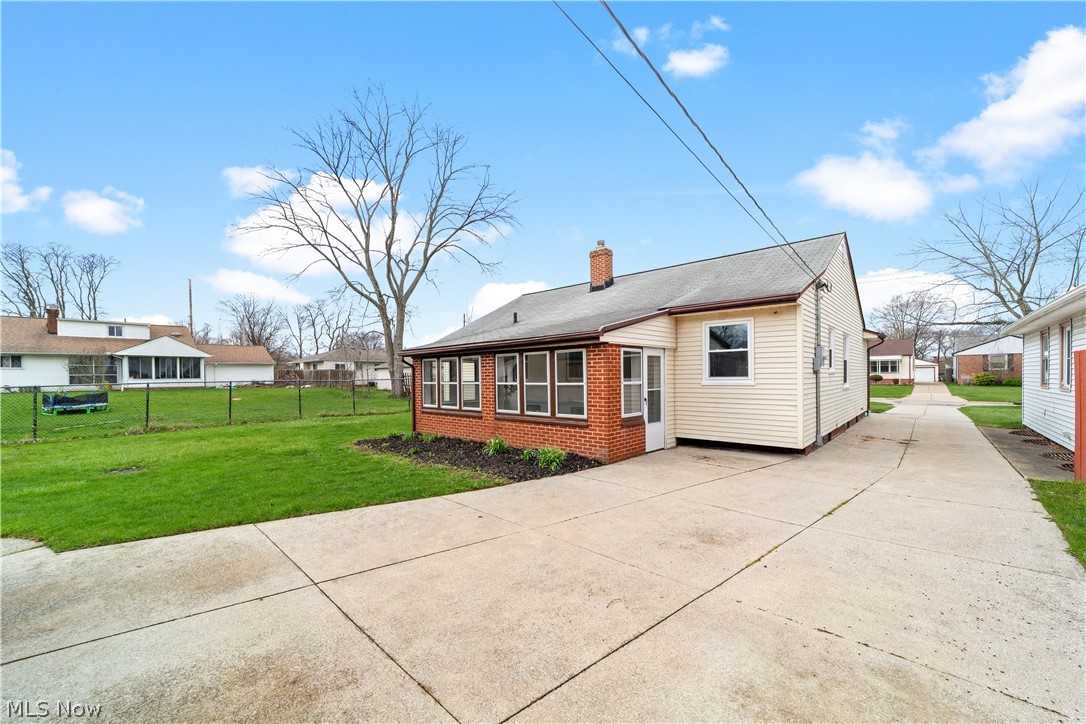 7377 Greenleaf Avenue