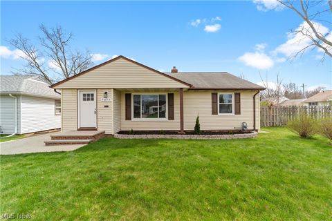 7377 Greenleaf Avenue Parma OH 44130