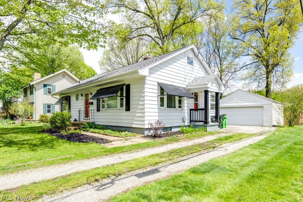 Photo of 3569 Elm Road, Stow, OH 44224 (MLS # 5206049)