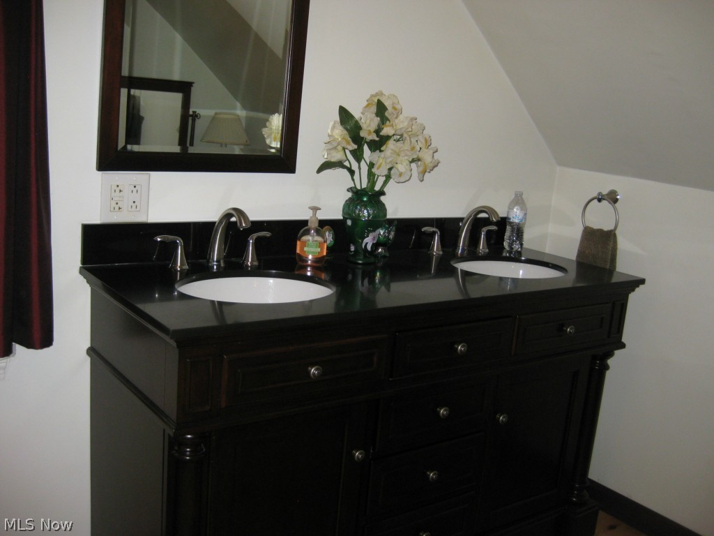 H & M KENT 3 LOT 26 F 90.7 - Residential