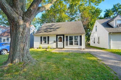 Tiny photo for 18614 Homeway Road, Cleveland, OH 44135 (MLS # 5239068)