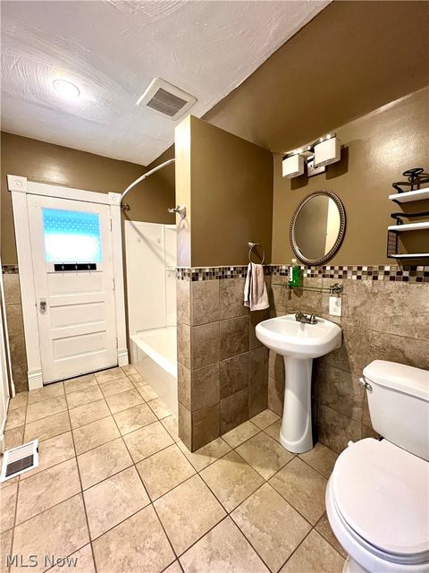 Tiny photo for 120 Longford Avenue, Elyria, OH 44035 (MLS # 5190635)