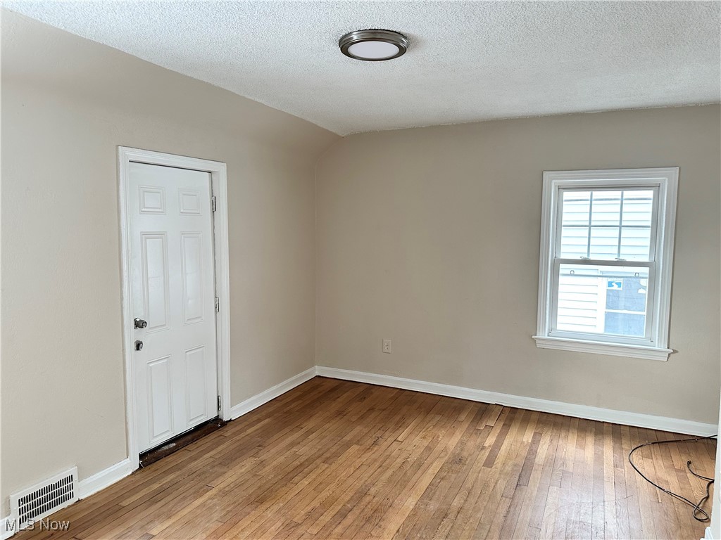 Ravinson Realty Cos Noble Park - Residential