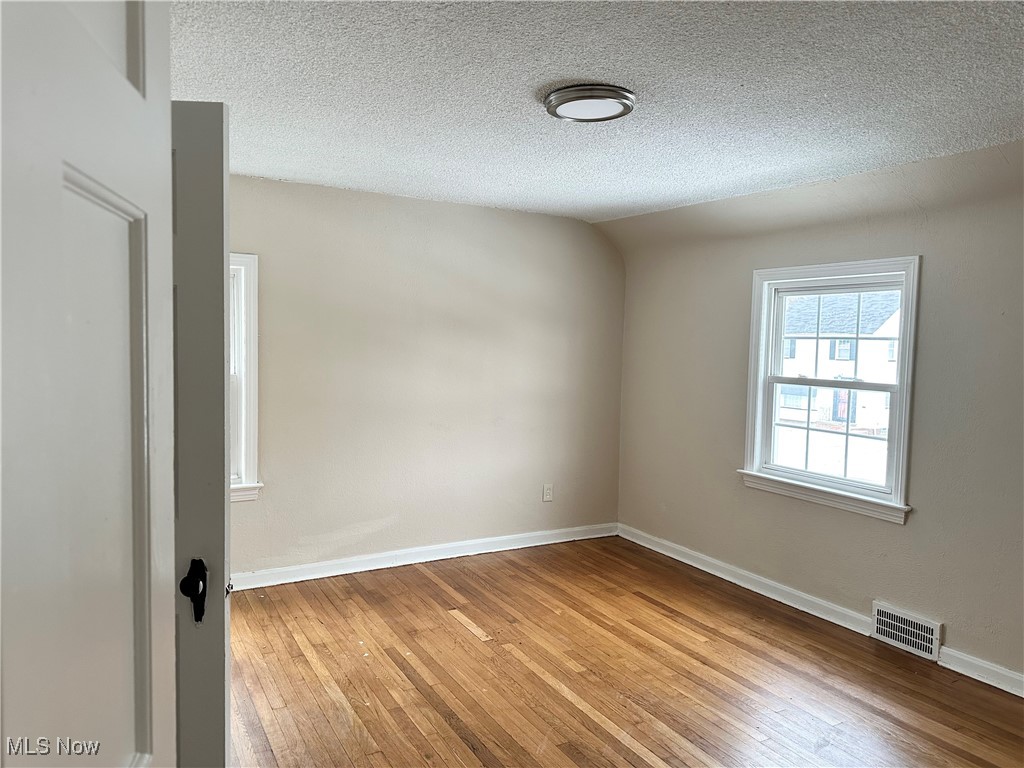 Ravinson Realty Cos Noble Park - Residential