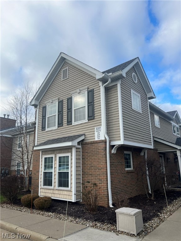 Lenox Village Condo Ph 02 - Residential