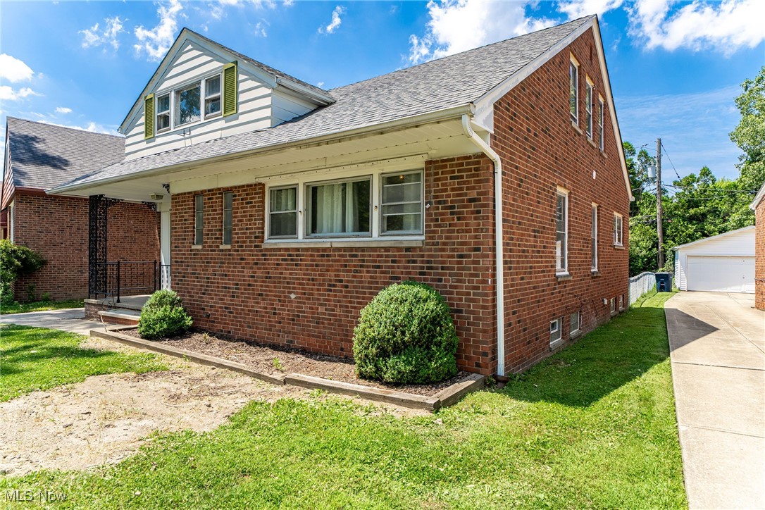 24111 Edgehill Drive