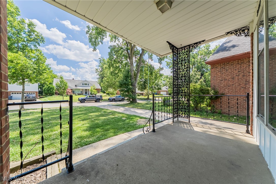 24111 Edgehill Drive