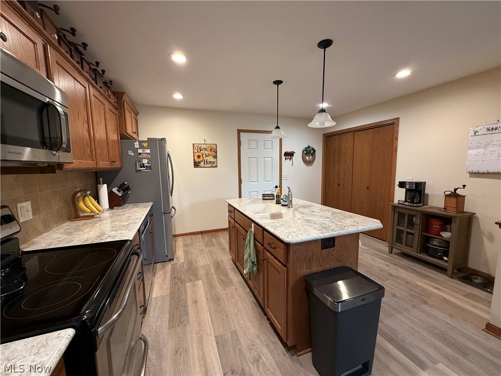 233 Woodbury Circle
