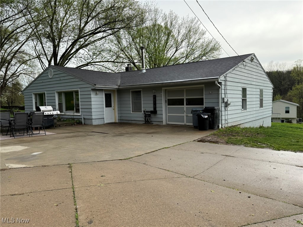 6575 Pleasant Lake Drive, East Sparta, Ohio image 2