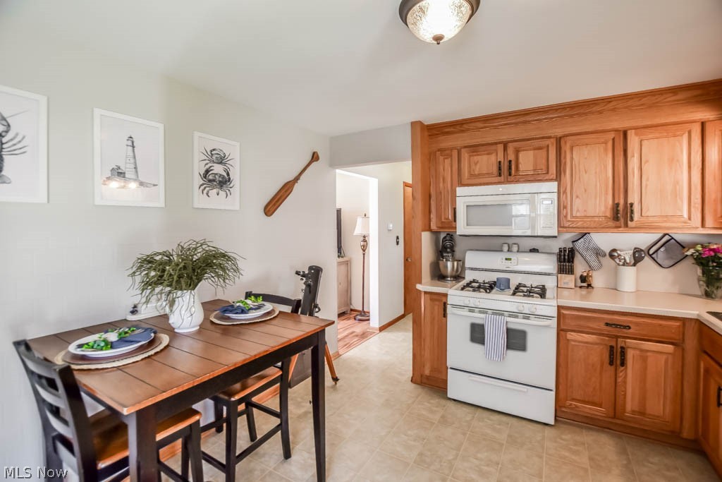 Village/Navarre - Residential