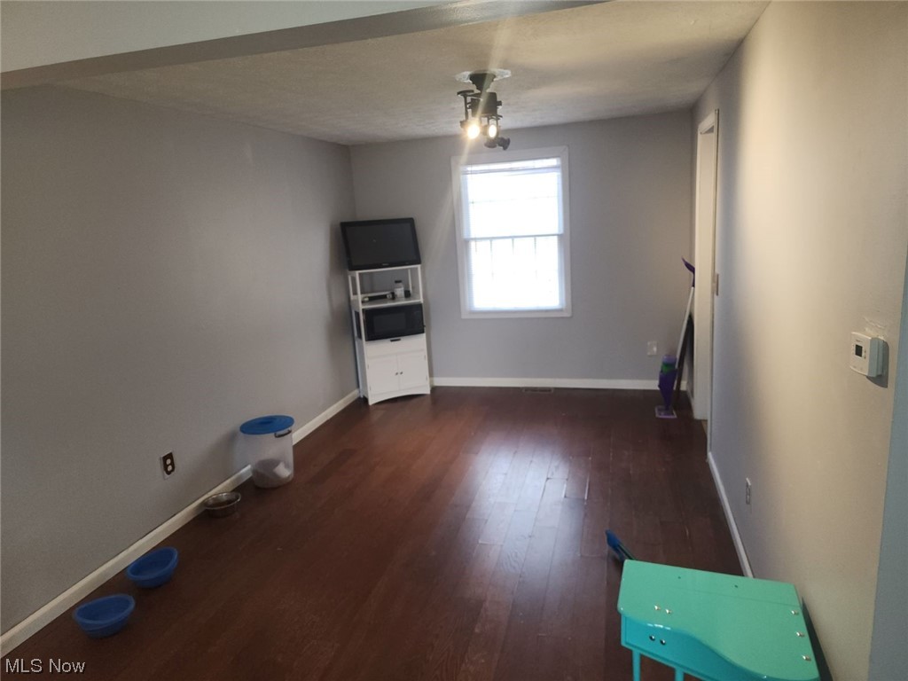 Falling Oaks - Residential