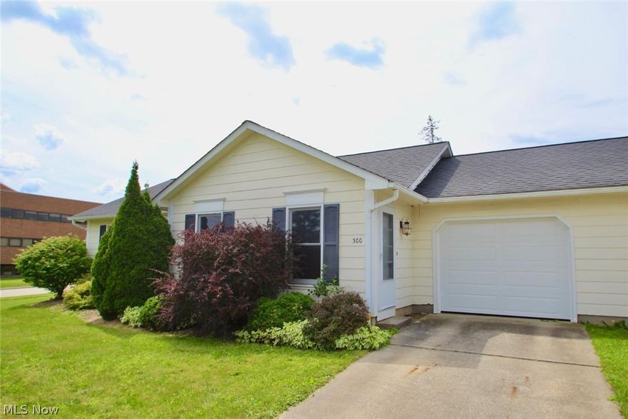 Ranch 2 bed 1 bath in Medina. Granite, New SS appliances, Washer & Dryer 1 Car Garage, Patio