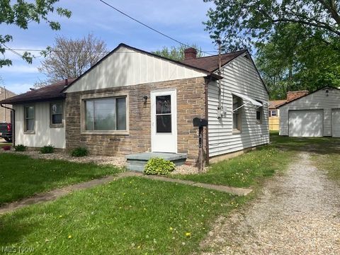 Homes For Sale - 310 N Mecca Street<br/> Cortland, OH 44410