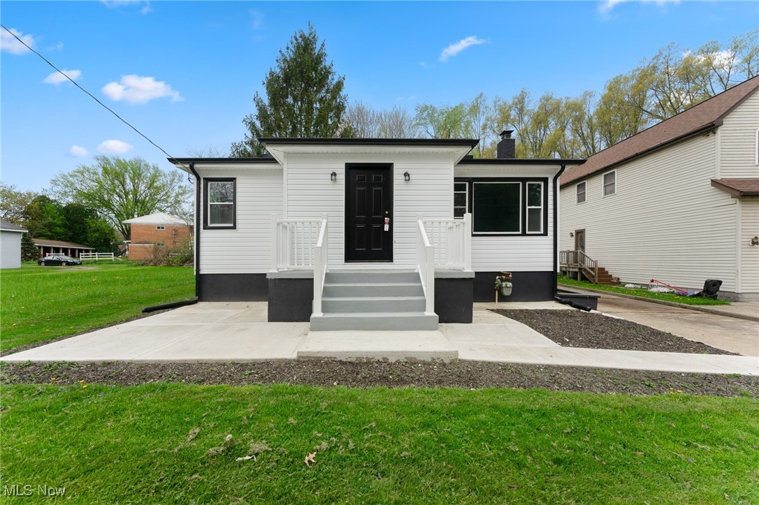 283 Maple Street, Newton Falls, Ohio image 2