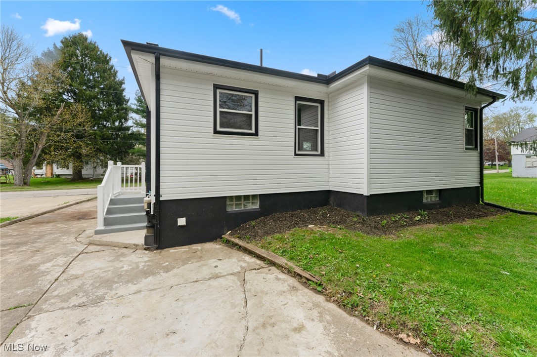 283 Maple Street, Newton Falls, Ohio image 5