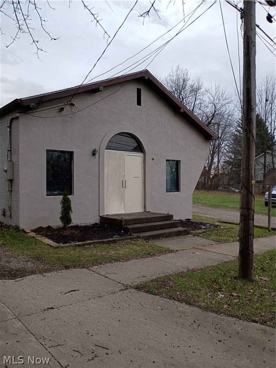 This property has great start up potential. Its in a high traffic area and features a double lot, so there's plenty of parking for an office, or retail space, or beauty shop, barbershop, tanning salon, etc.. This one wont last long, so call today. Owner is determined to sell ASAP.