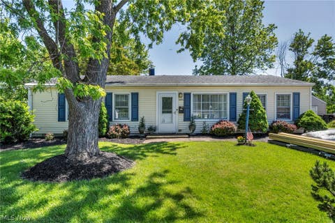 Homes For Sale - 683 Lucille Drive<br/> Elyria, OH 44035