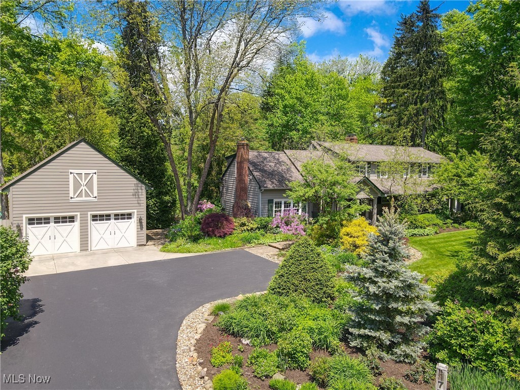 7700 Clarion Drive, Chagrin Falls, Ohio image 1