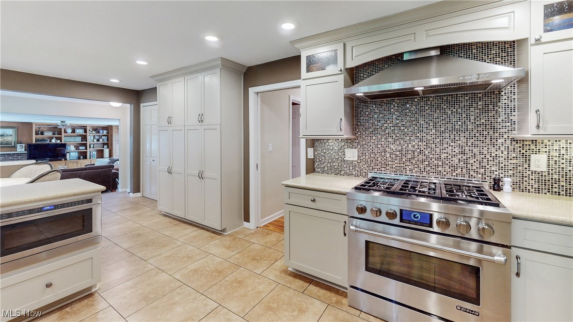 7700 Clarion Drive, Chagrin Falls, Ohio image 10